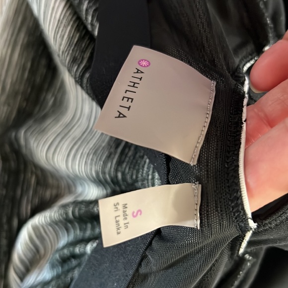 Athleta Stride Crunch and Punch Tank Black Size Small Yoga Running Activewear - Picture 4 of 4